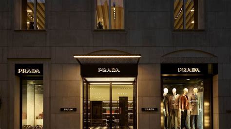 prada furto